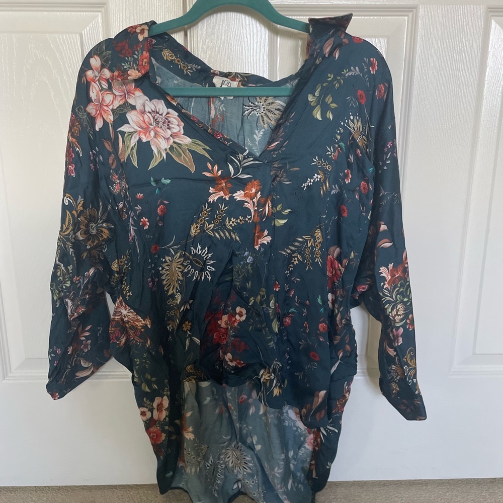DRA floral blouse